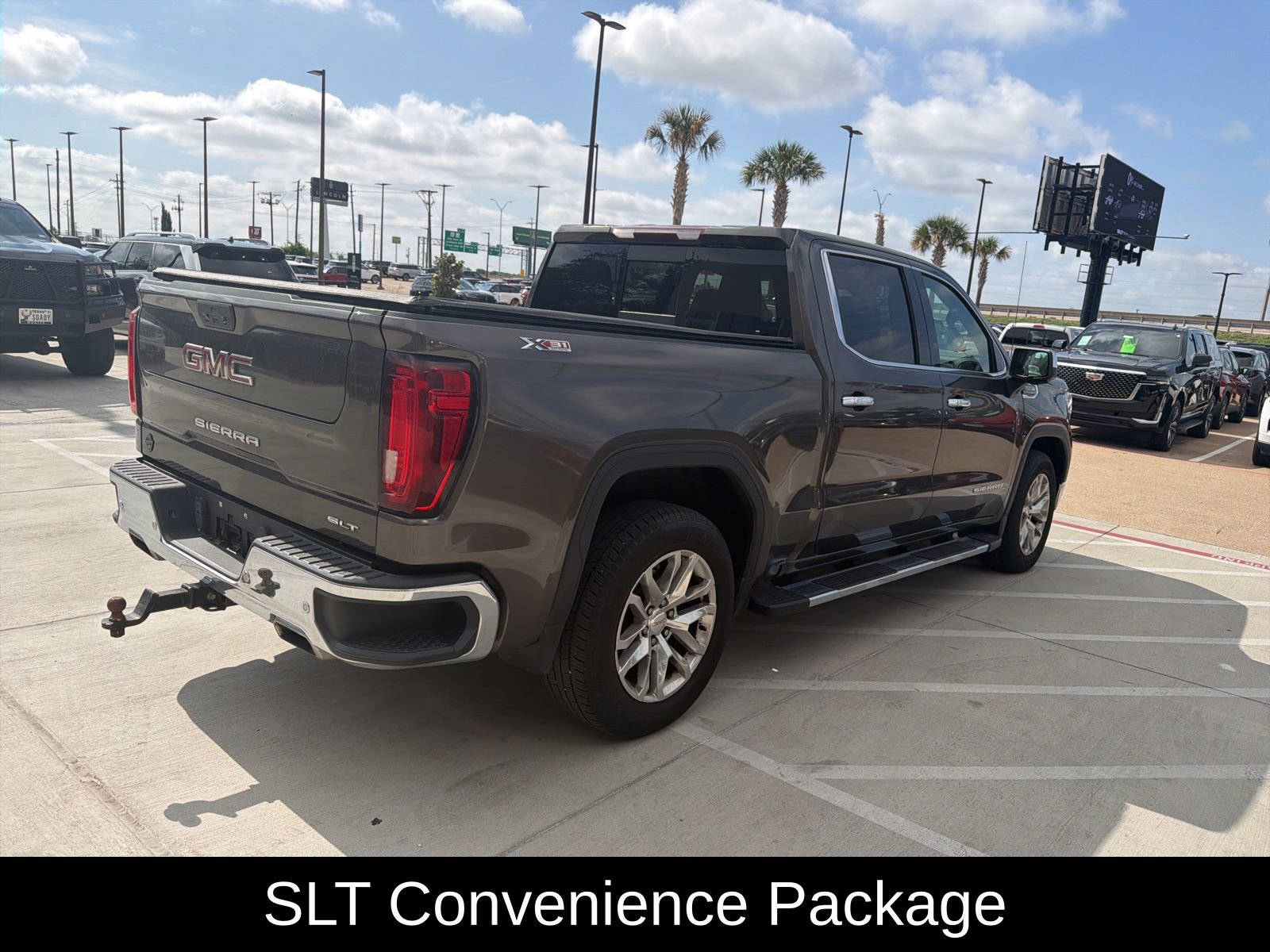 Used 2019 GMC Sierra 1500 SLT w/ SLT Premium Plus Package AWD/4WD image 4