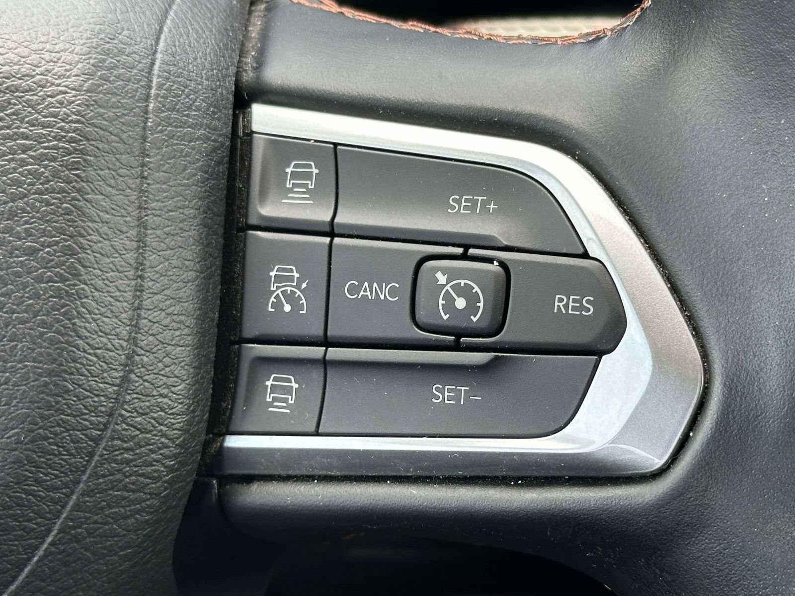 Used 2022 Jeep Compass Limited AWD/4WD image 23