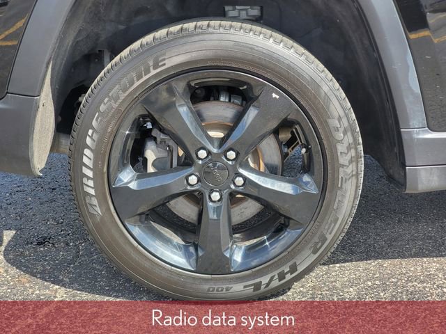 Used 2024 Jeep Grand Cherokee L Altitude AWD/4WD image 6