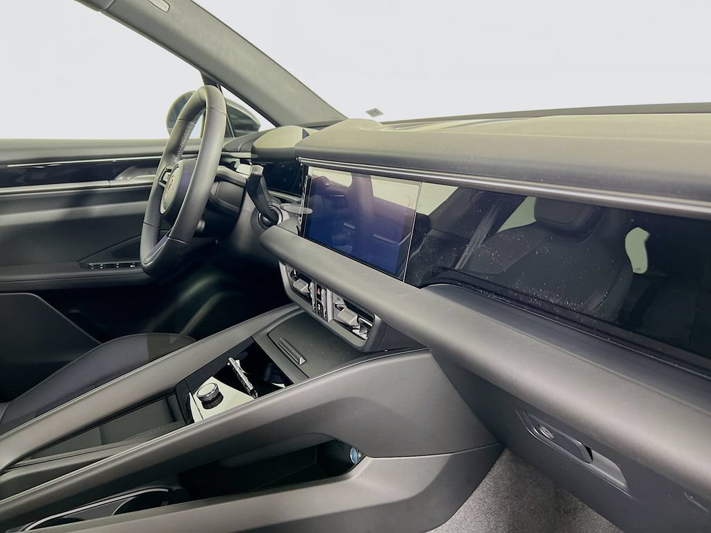 New 2026 Porsche Macan 4 Electric AWD/4WD image 31