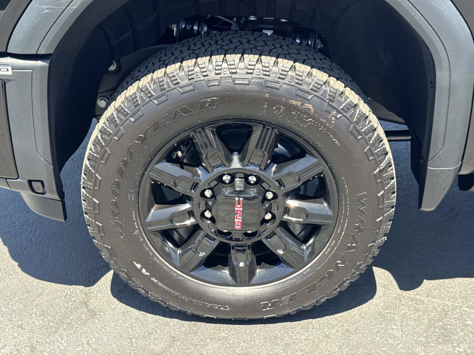 New 2026 GMC Sierra 2500 AT4 w/ AT4 Premium Plus Package AWD/4WD image 30