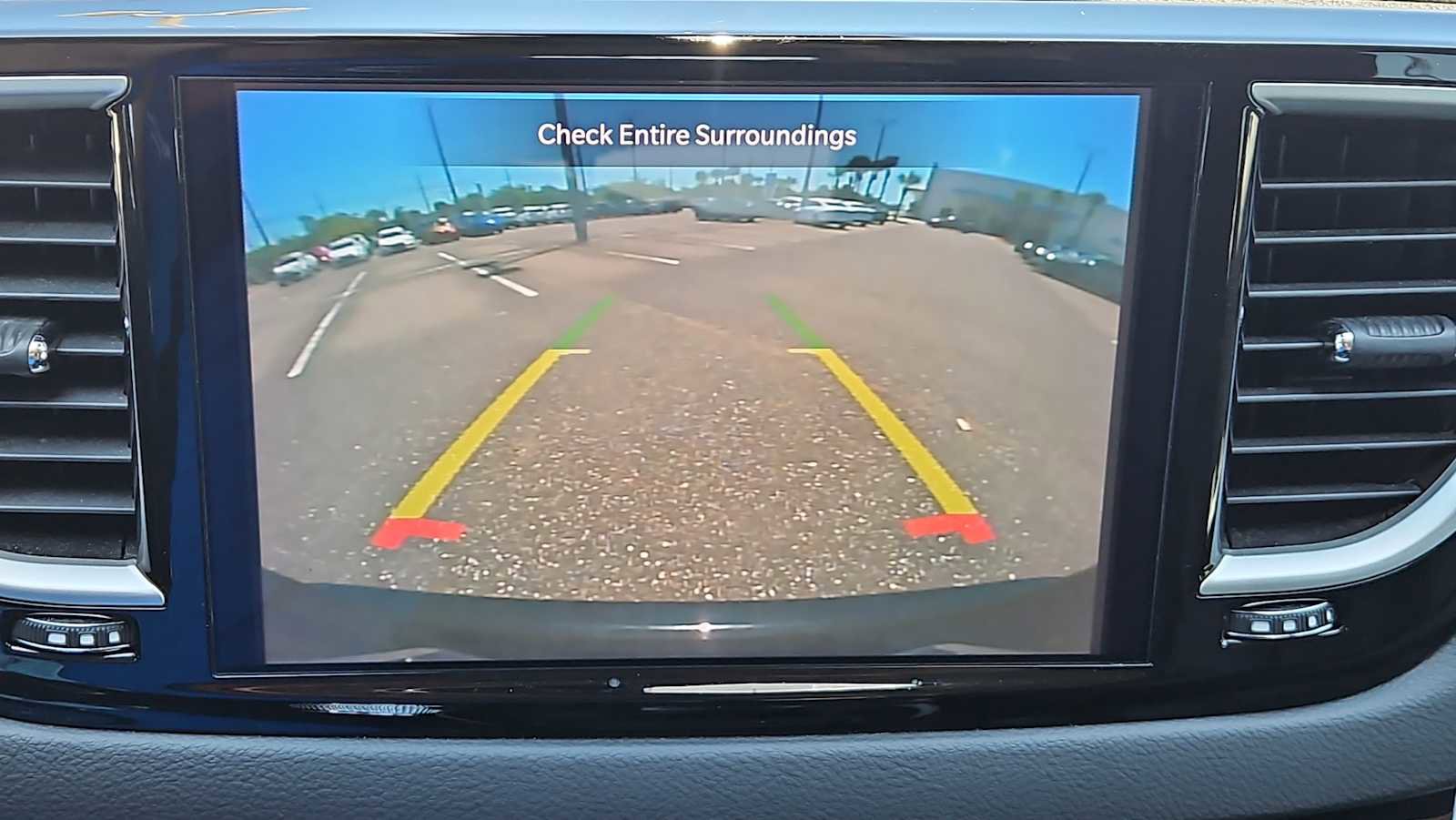 Used 2023 Chrysler Pacifica Touring-L image 23