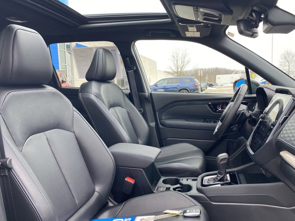 Used 2025 Subaru Forester Limited image 11