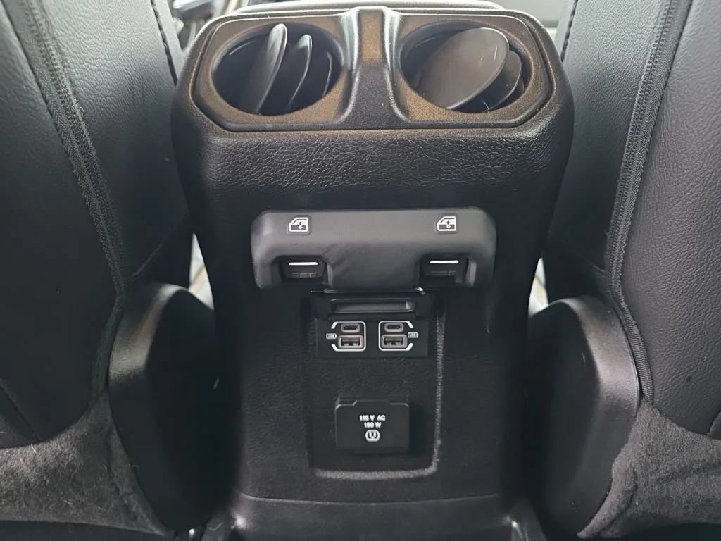 Used 2021 Jeep Wrangler Unlimited Sahara AWD/4WD image 15