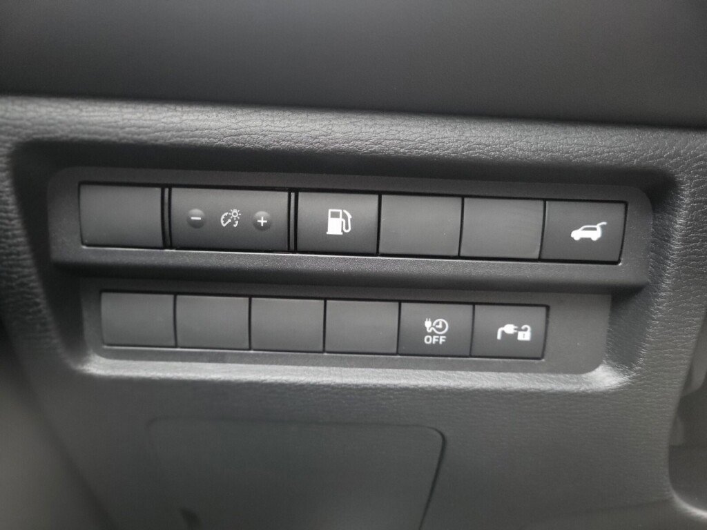 New 2025 Mitsubishi Outlander SE image 22