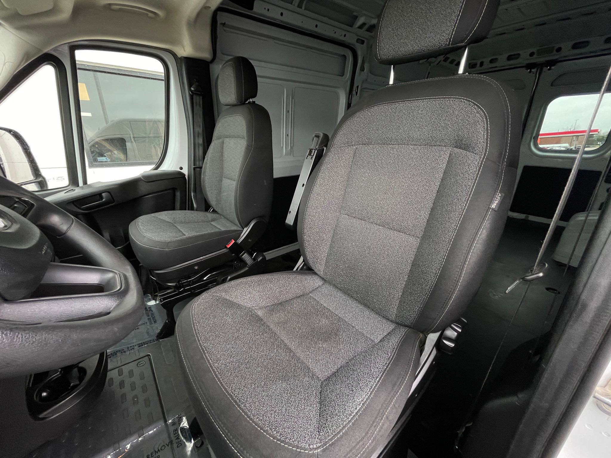 Used 2023 RAM ProMaster 2500 FWD image 11