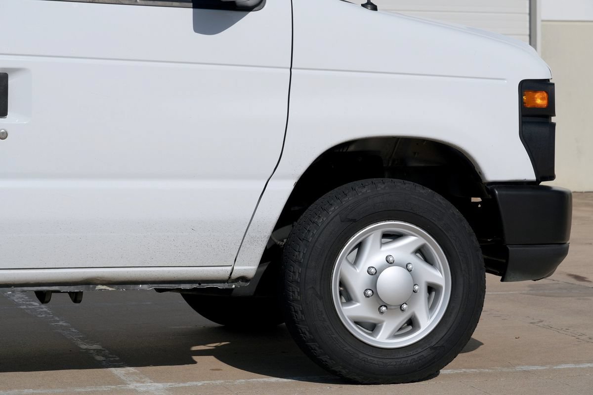 Used 2014 Ford E-150 and Econoline 150 w/ Power Group RWD image 27