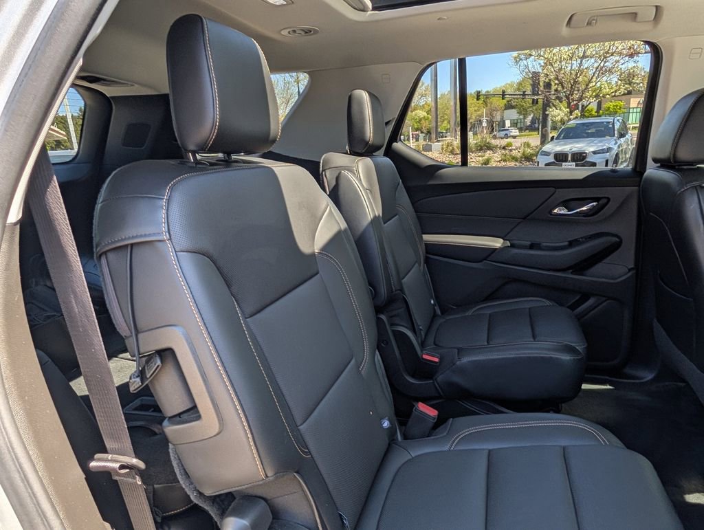 Used 2018 Chevrolet Traverse Premier w/ Redline Edition AWD/4WD image 23