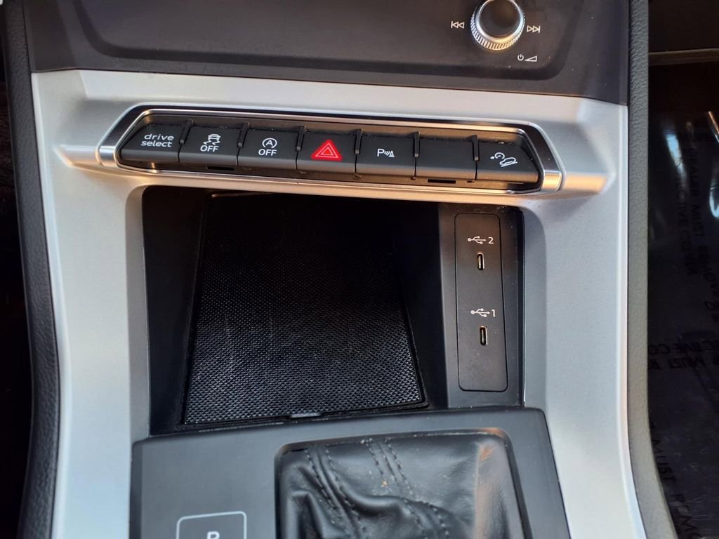 Used 2025 Audi Q3 2.0T Premium image 11