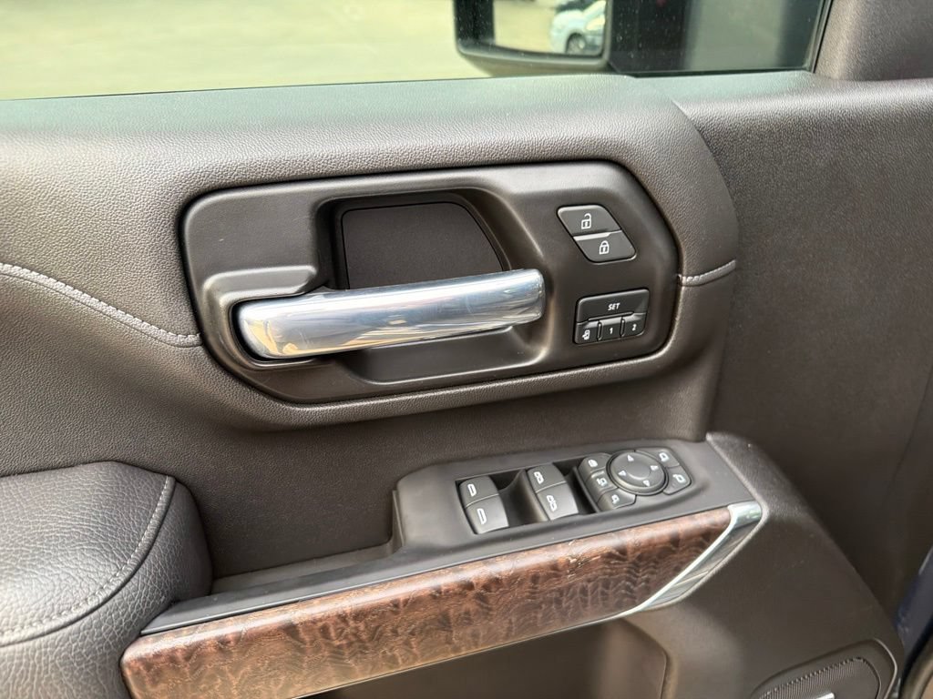 Used 2022 GMC Sierra 3500 Denali AWD/4WD image 11