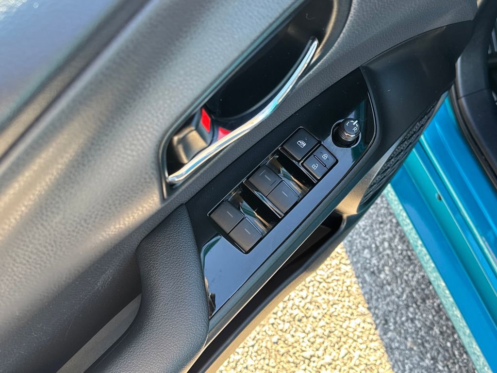 Used 2020 Toyota Prius Prime XLE image 11