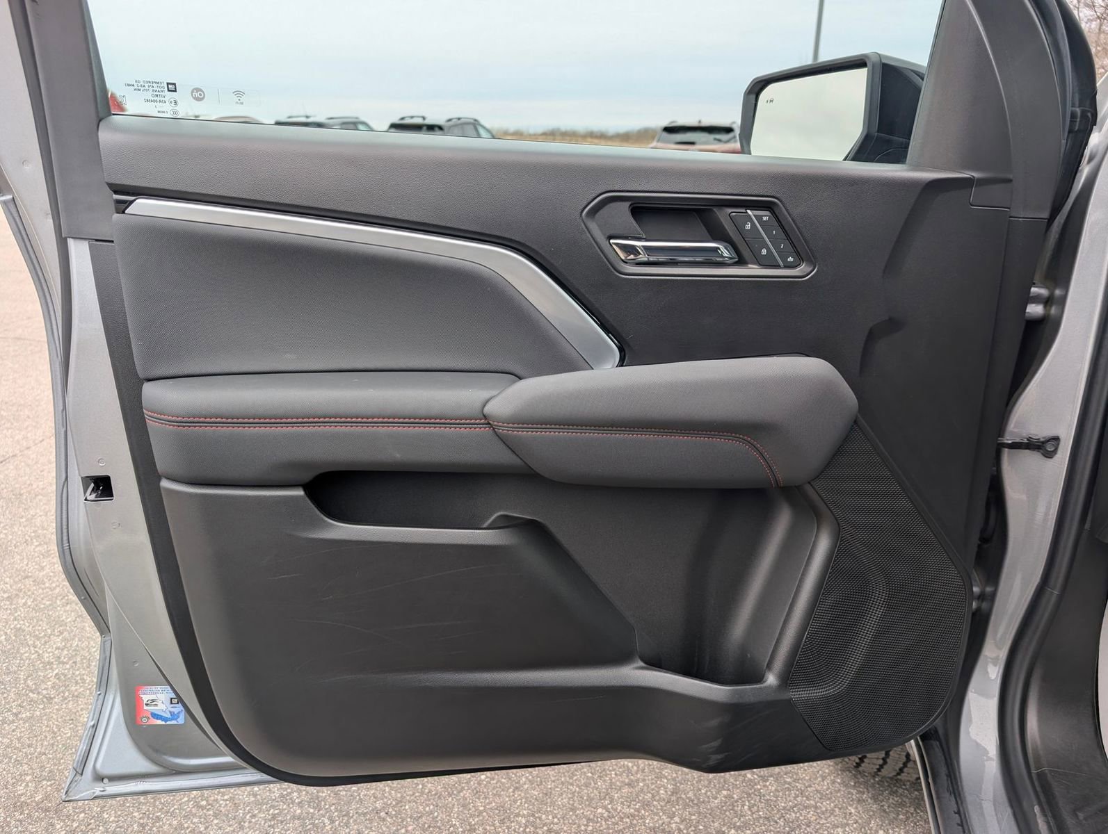 Certified 2023 Chevrolet Colorado Z71 w/ Z71 Convenience Package 2 image 9