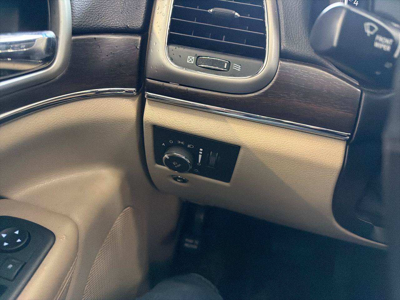 Used 2018 Jeep Grand Cherokee Limited AWD/4WD image 31