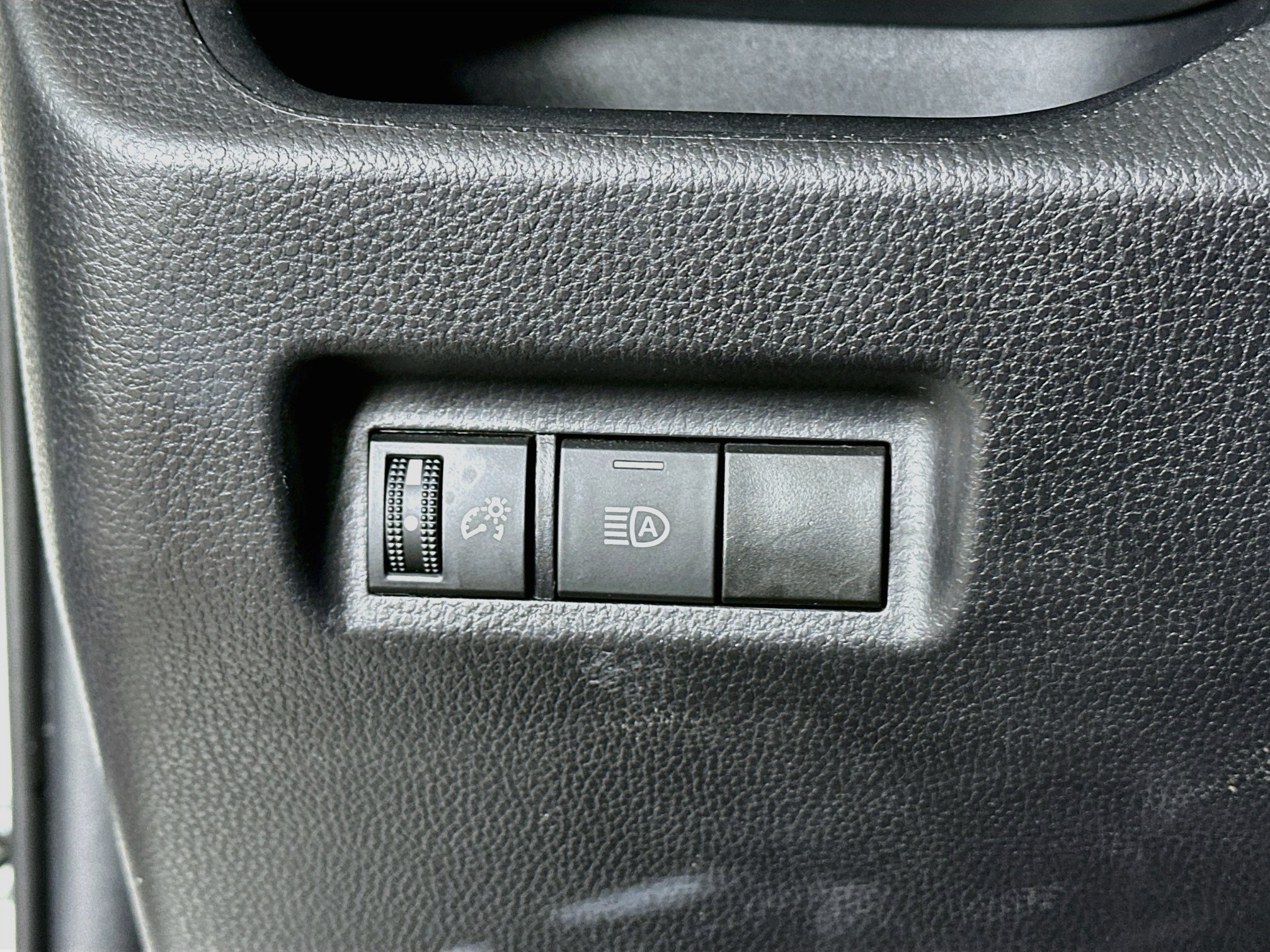 Used 2025 Toyota RAV4 LE AWD/4WD image 17