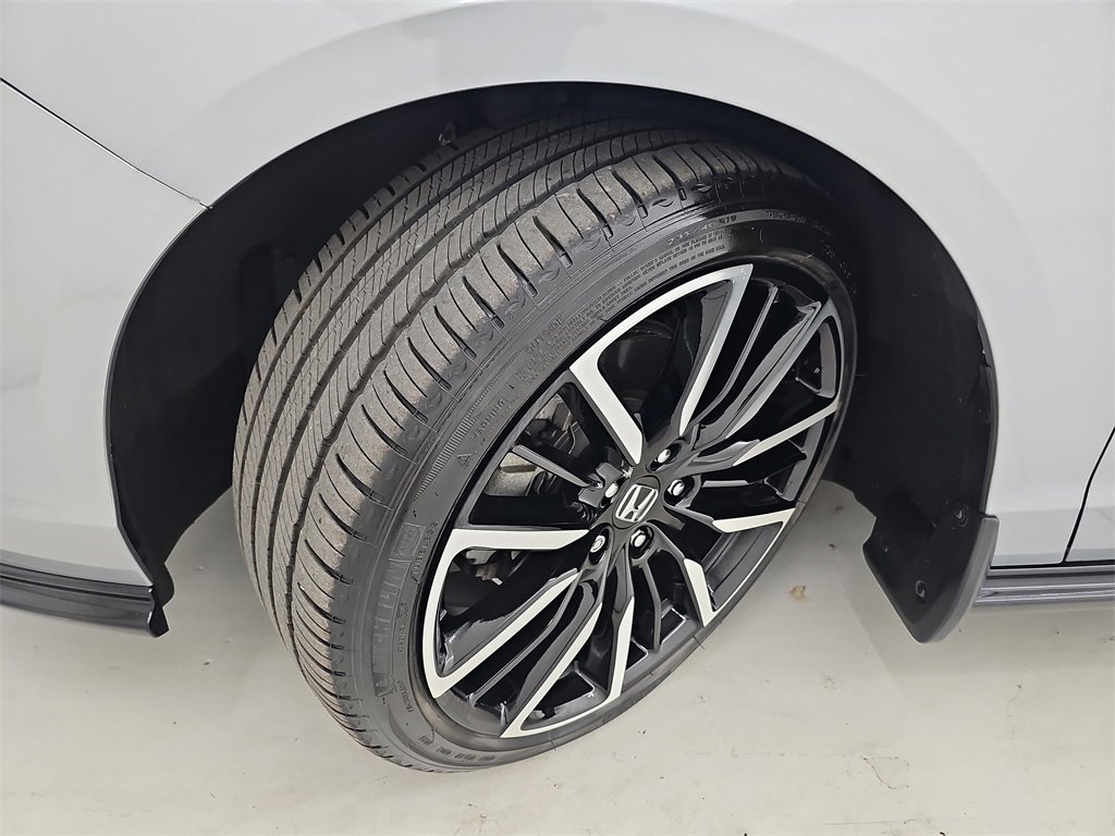 Used 2023 Honda Accord Touring image 39