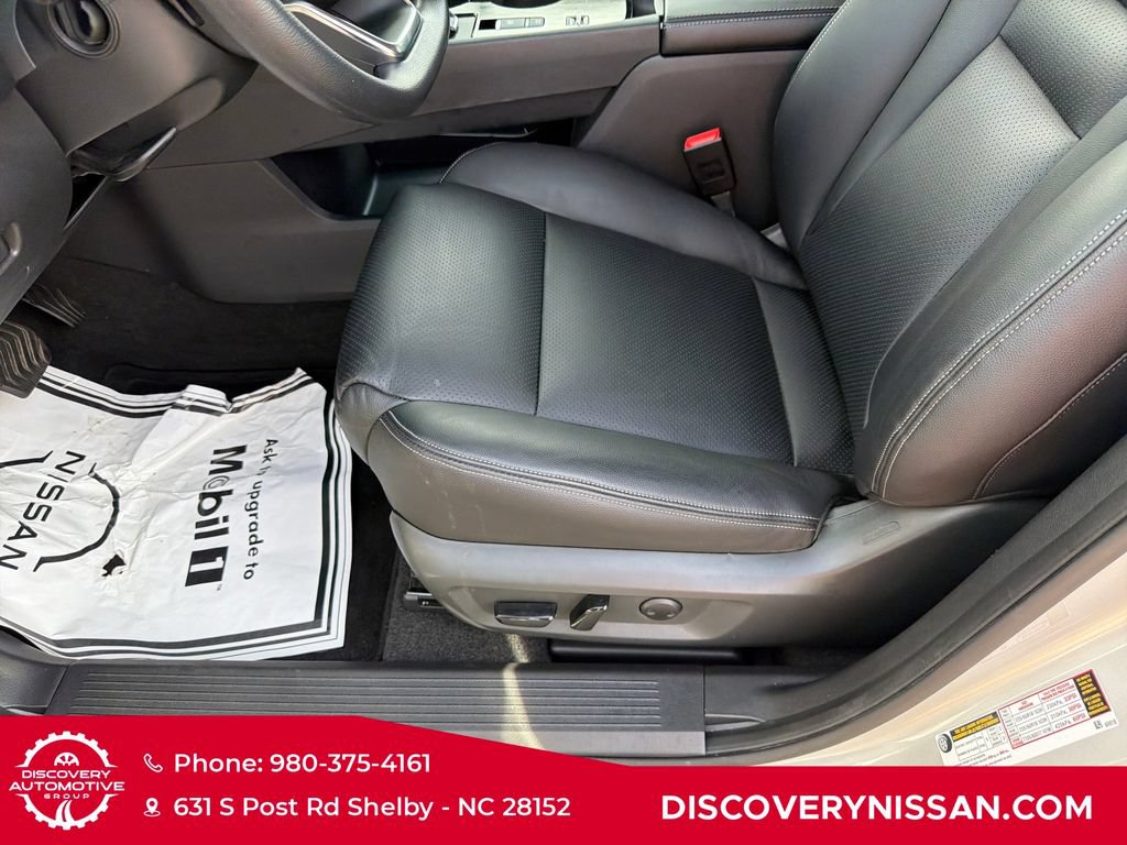 Certified 2023 Nissan Rogue SV FWD image 12