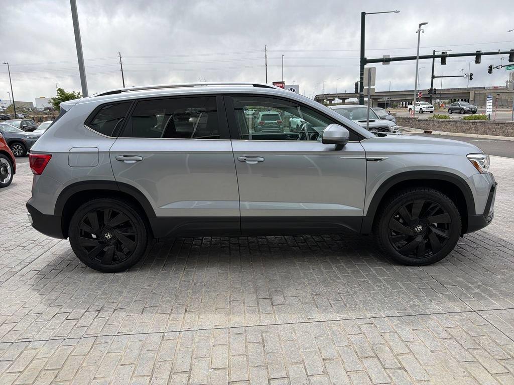 Certified 2024 Volkswagen Taos SEL image 8