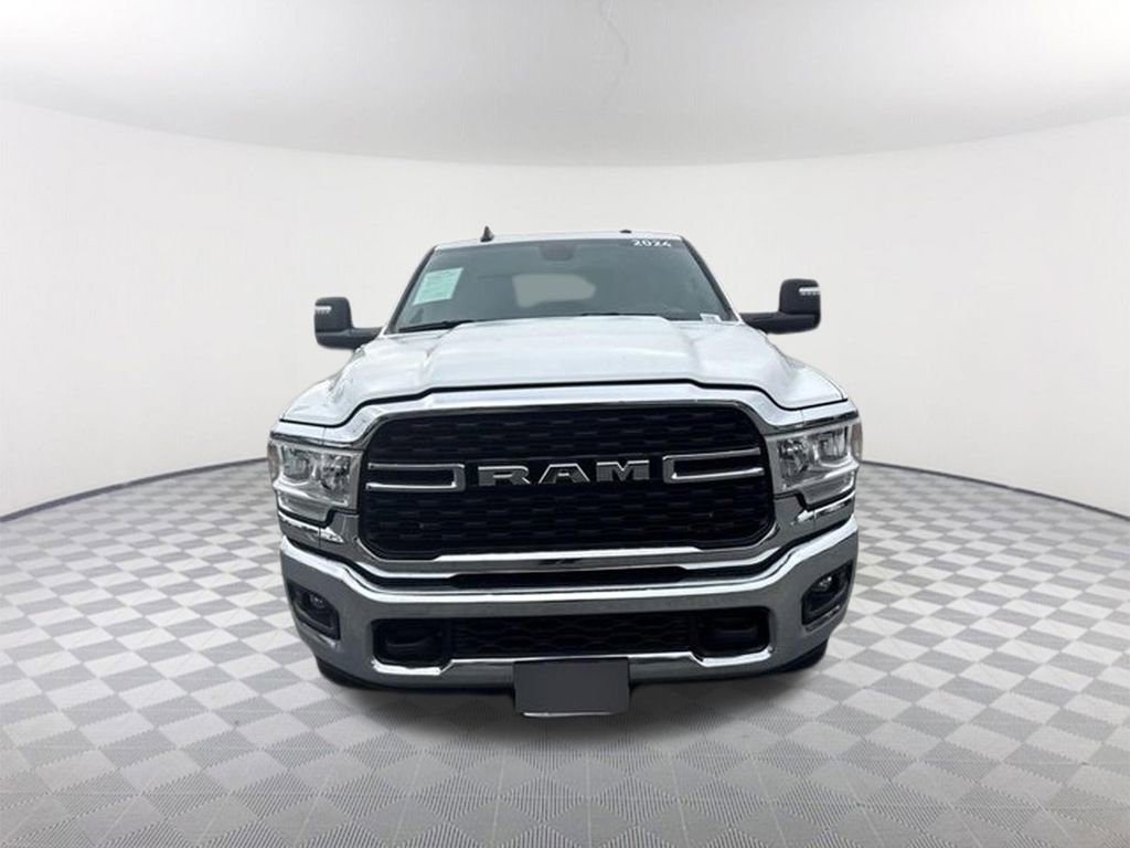 Used 2024 RAM 3500 Big Horn AWD/4WD image 3