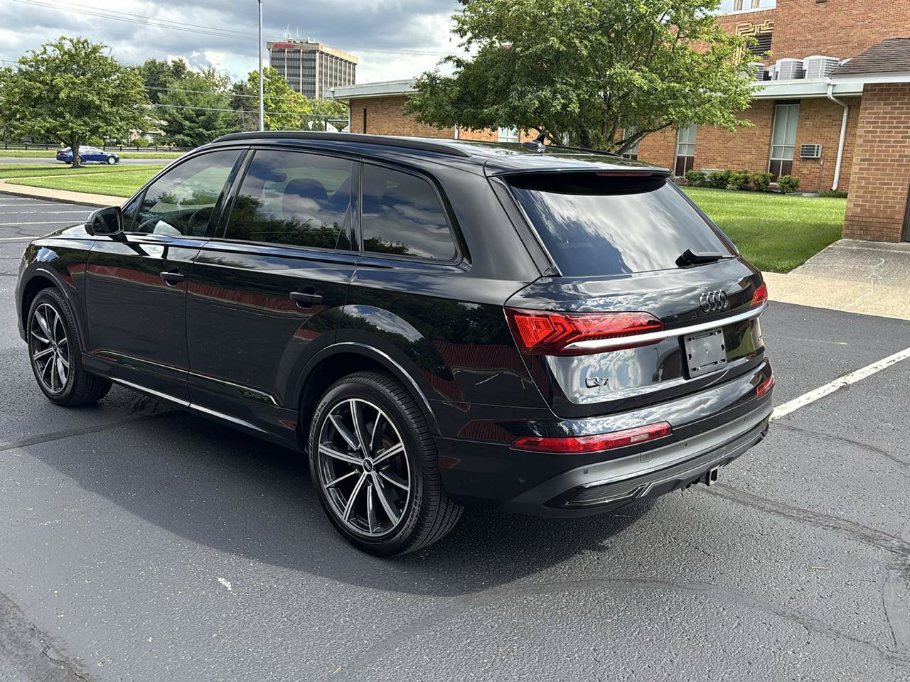Used 2021 Audi Q7 3.0T Premium Plus w/ Premium Plus Package AWD/4WD image 5