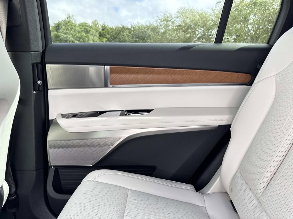 New 2026 Cadillac Vistiq Sport image 15