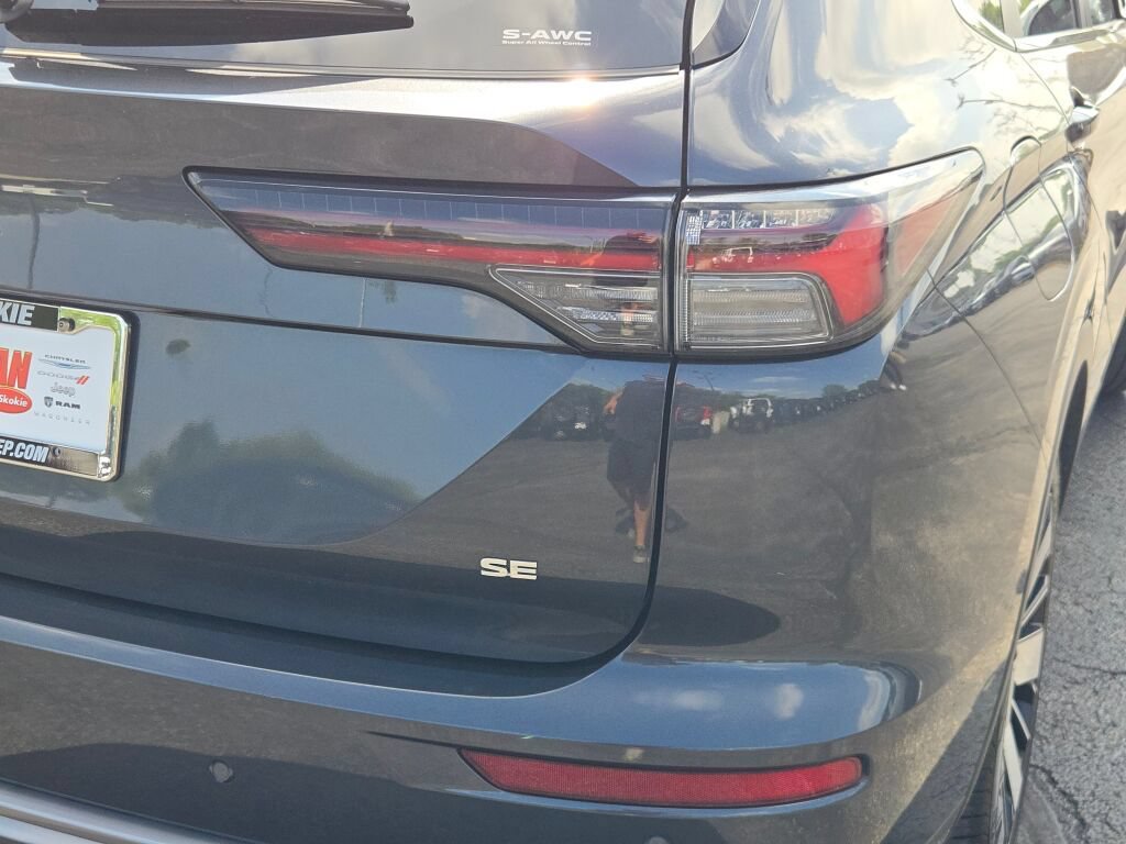 Used 2025 Mitsubishi Outlander SE AWD/4WD image 16