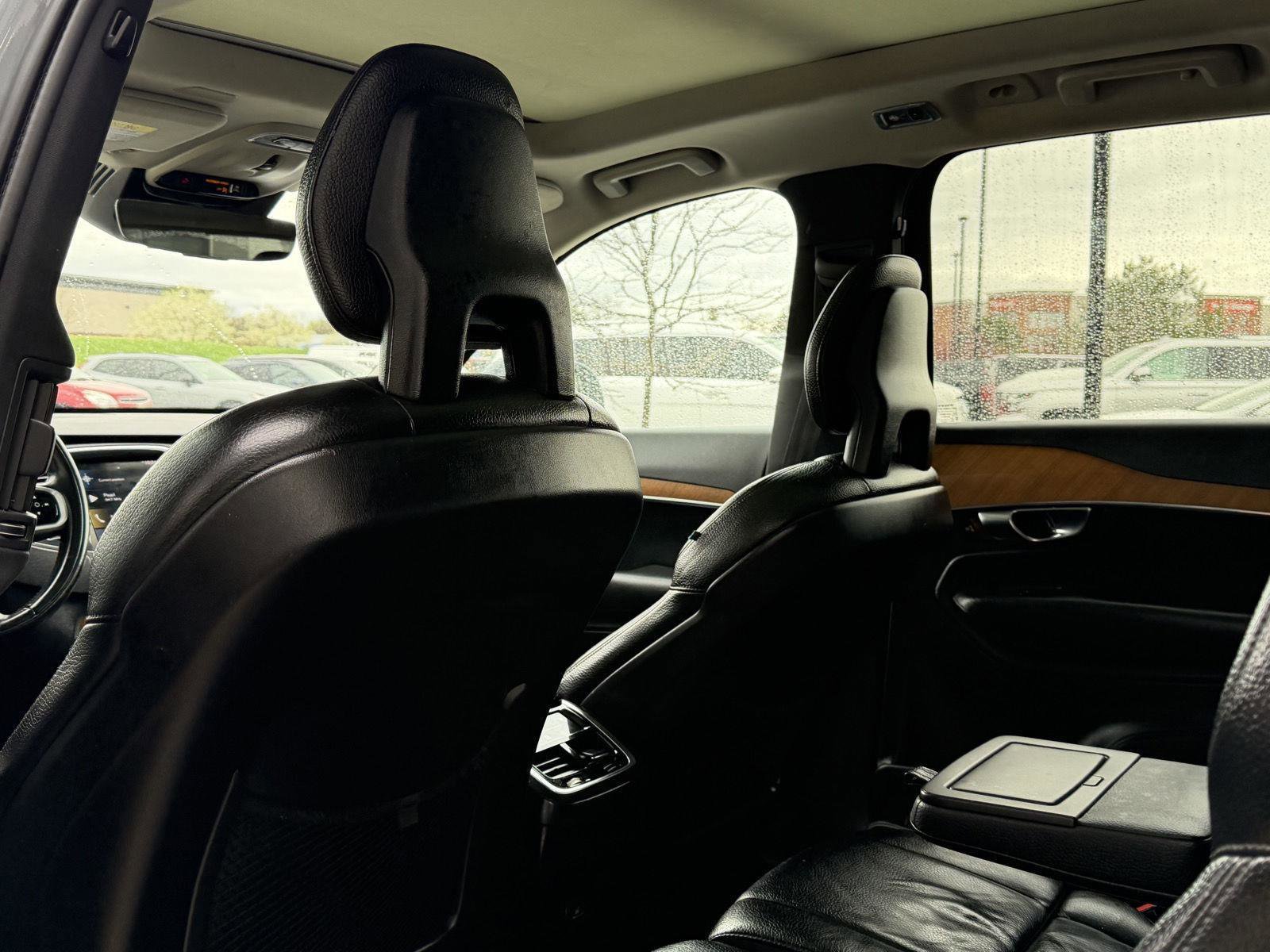 Used 2022 Volvo XC90 T6 Momentum w/ Climate Package AWD/4WD image 39