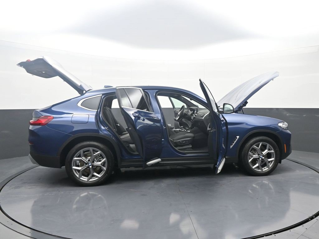 Used 2025 BMW X4 xDrive30i w/ Premium Package image 44