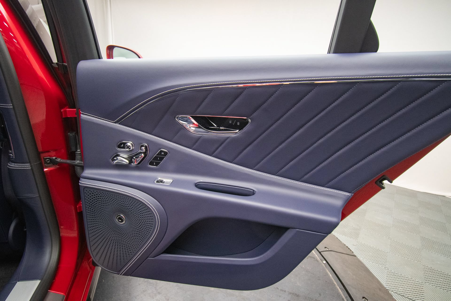 Certified 2024 Bentley Flying Spur S V8 AWD/4WD image 43