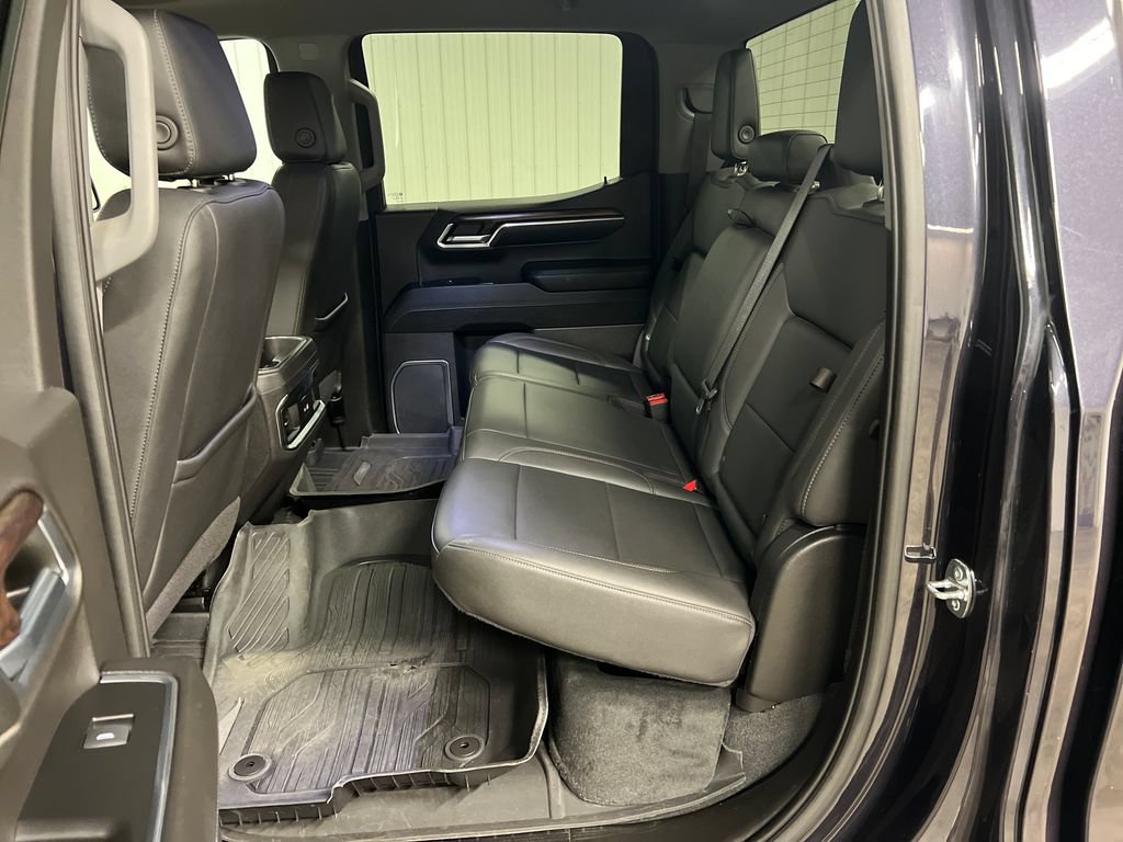 Certified 2023 GMC Sierra 1500 SLT w/ SLT Premium Package AWD/4WD image 14