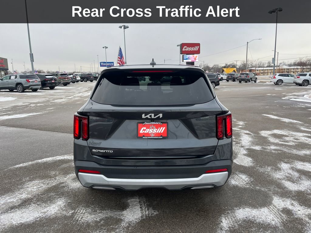 Used 2024 Kia Sorento LX image 5