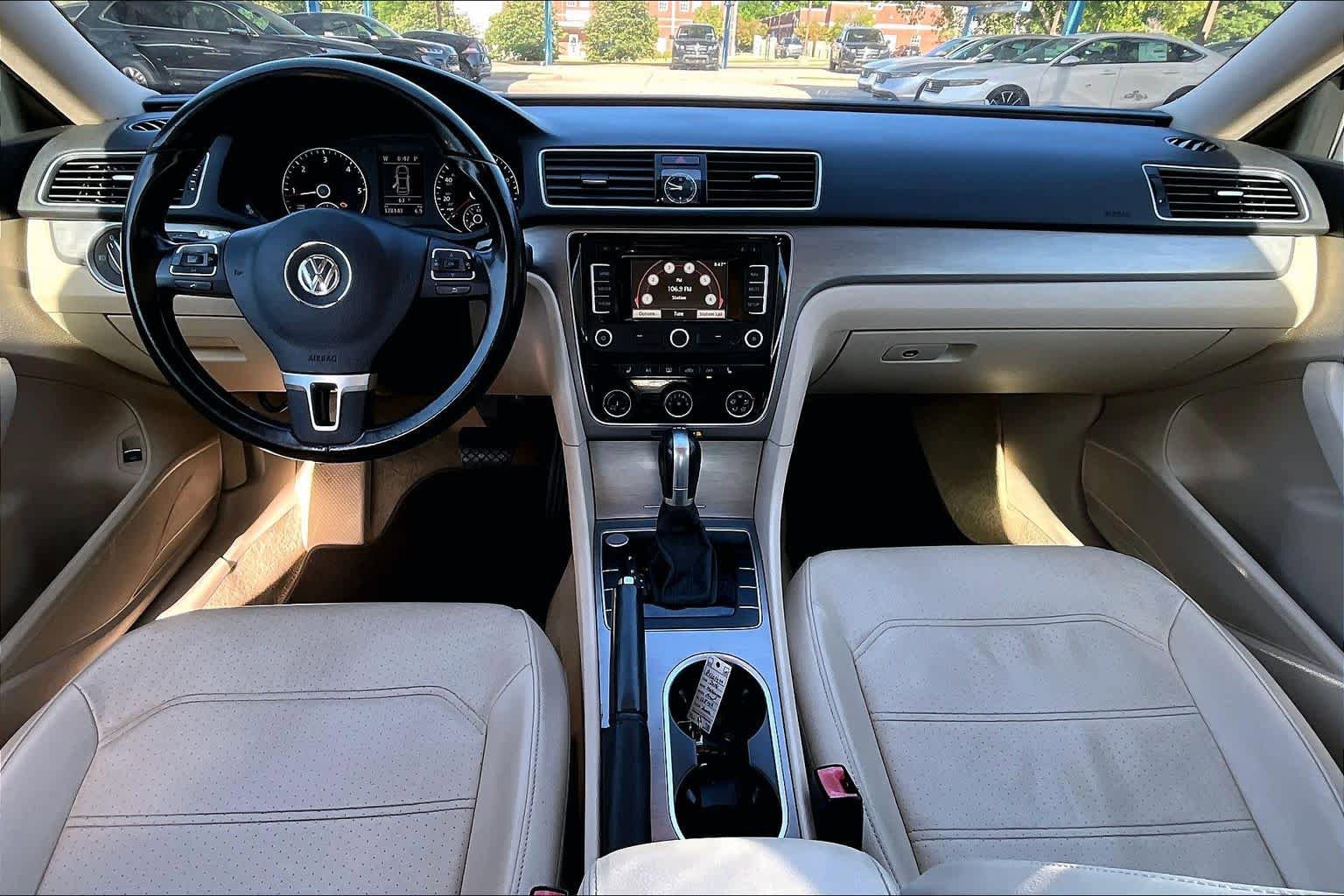Used 2014 Volkswagen Passat TDI SE FWD image 16