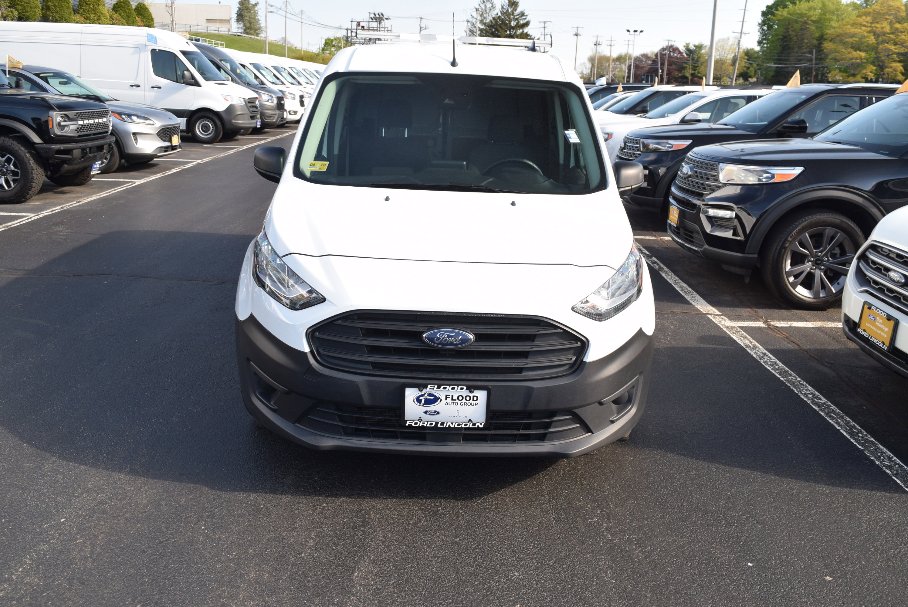 Certified 2022 Ford Transit Connect XL FWD image 2