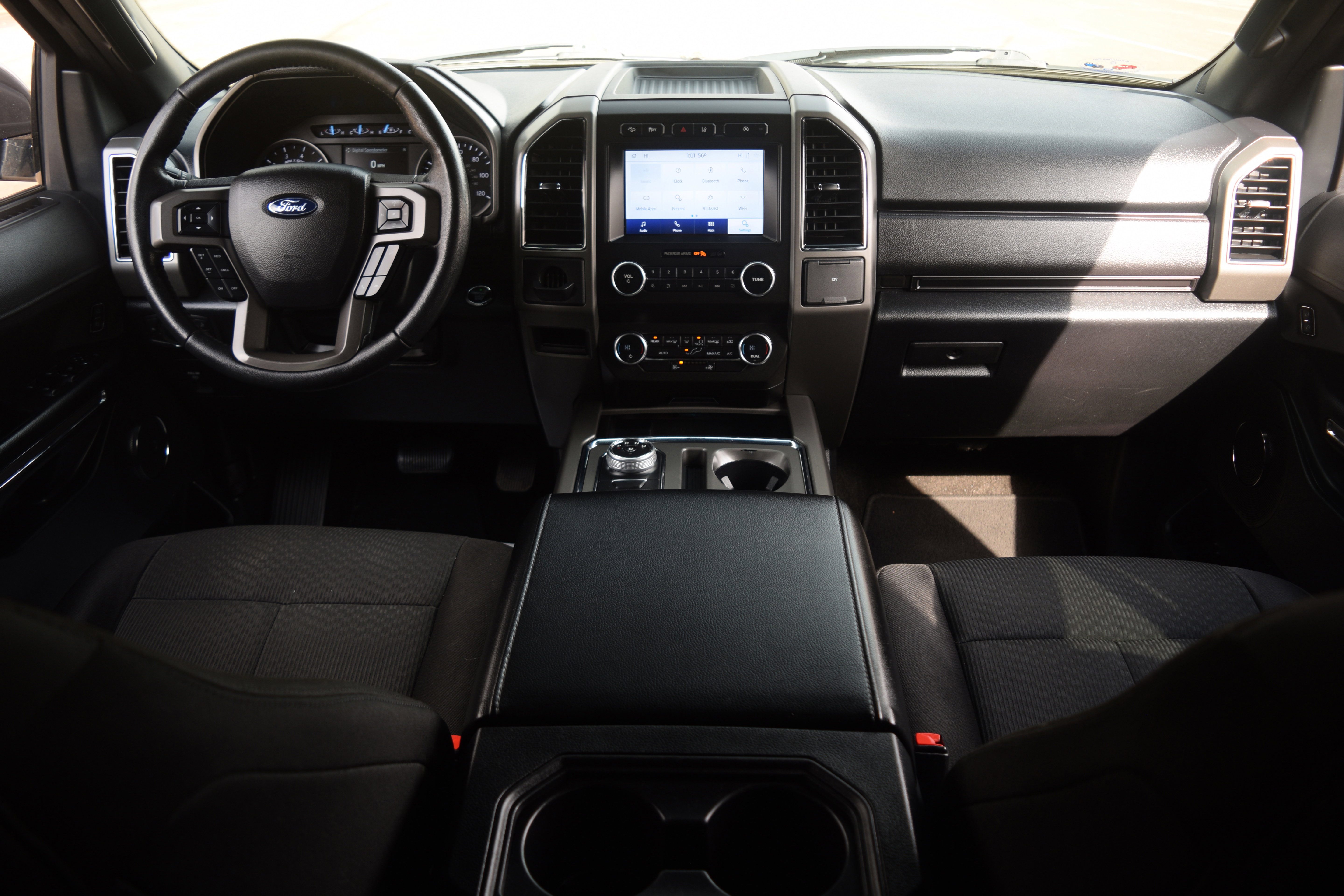 Used 2020 Ford Expedition XLT image 8