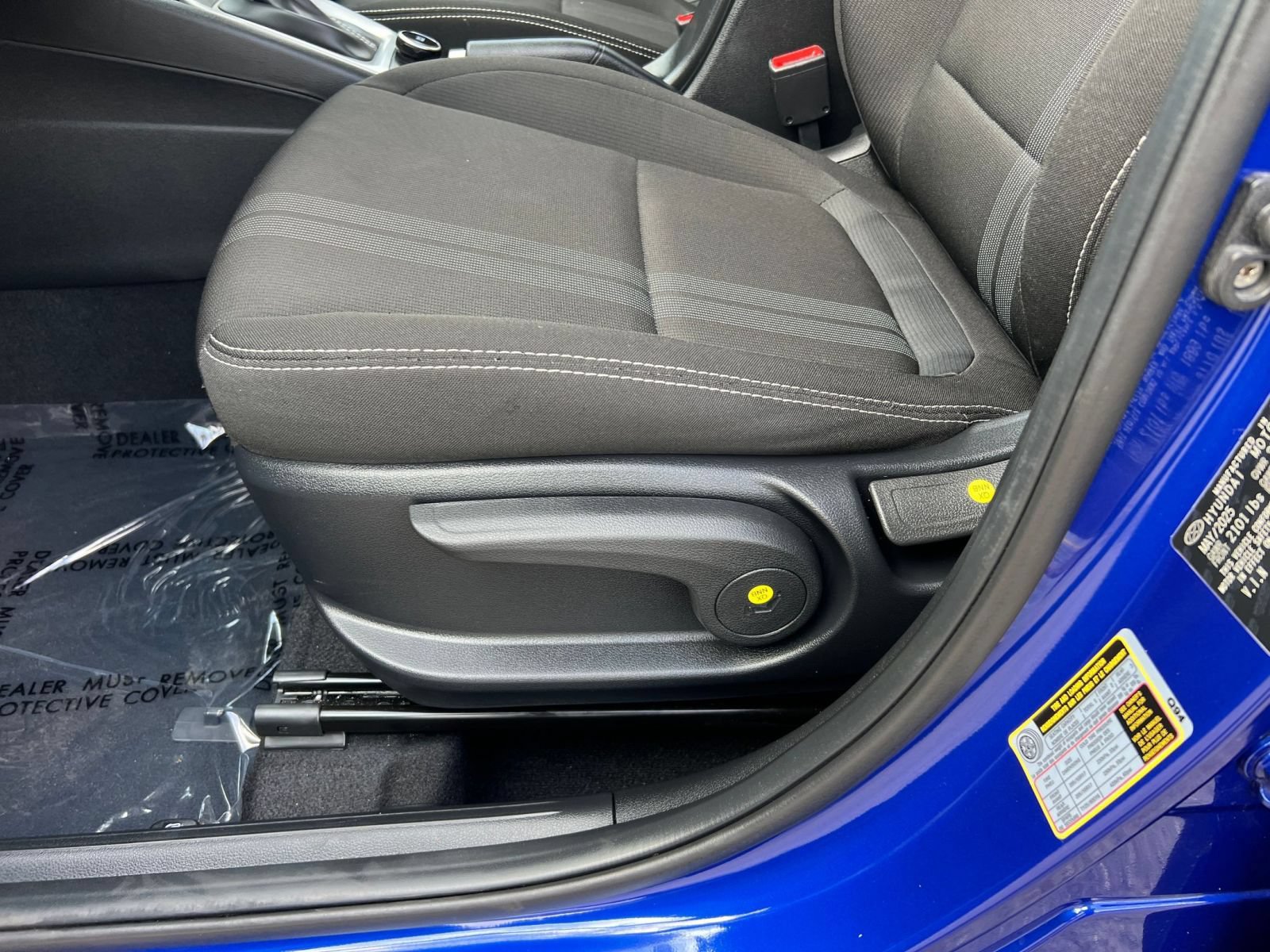 Used 2025 Hyundai Venue SEL FWD image 23