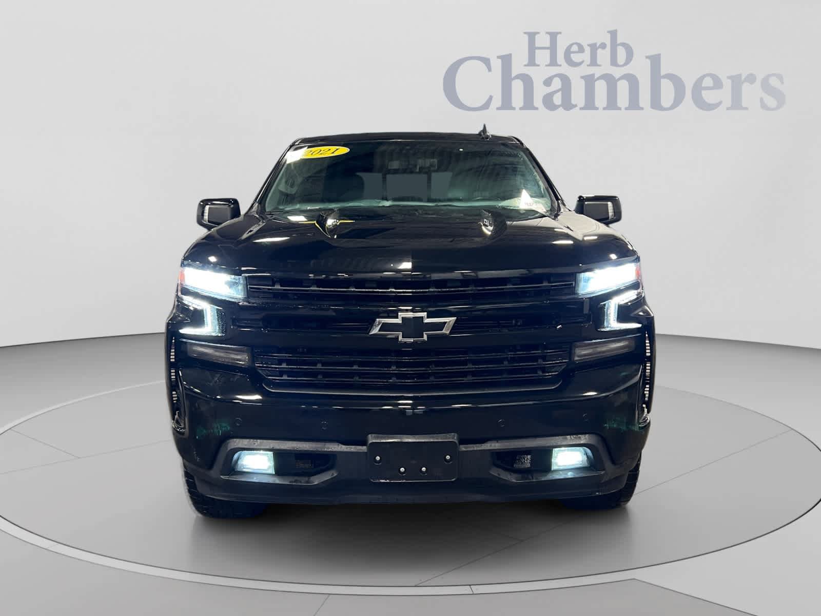 Used 2021 Chevrolet Silverado 1500 RST w/ Convenience Package II AWD/4WD image 2