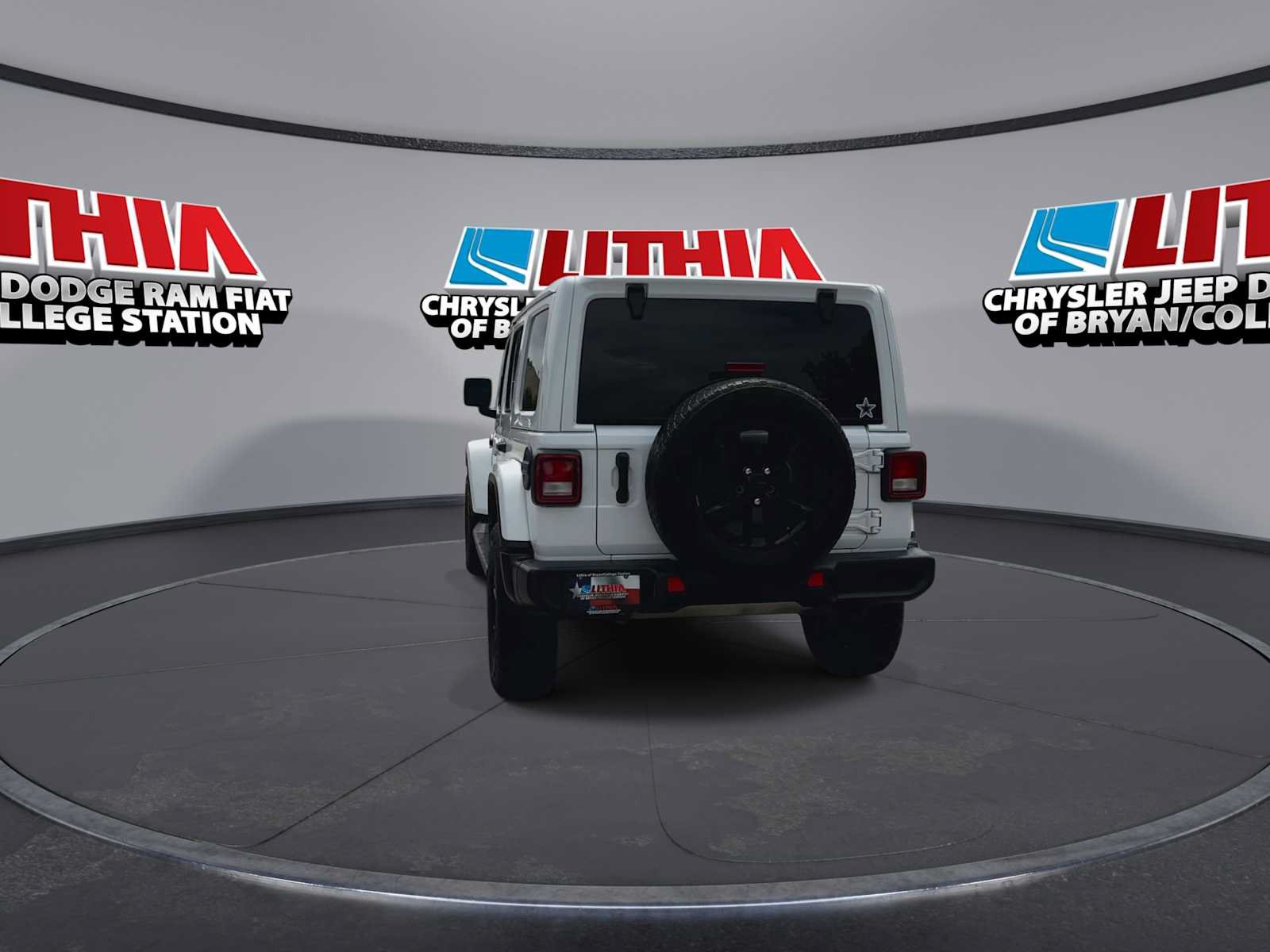 Used 2022 Jeep Wrangler Unlimited Sahara AWD/4WD image 7