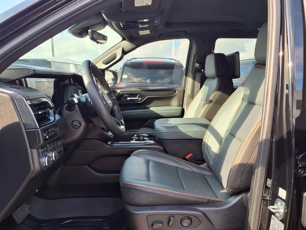 Used 2026 GMC Yukon AT4 w/ AT4 Premium Plus Package AWD/4WD image 16