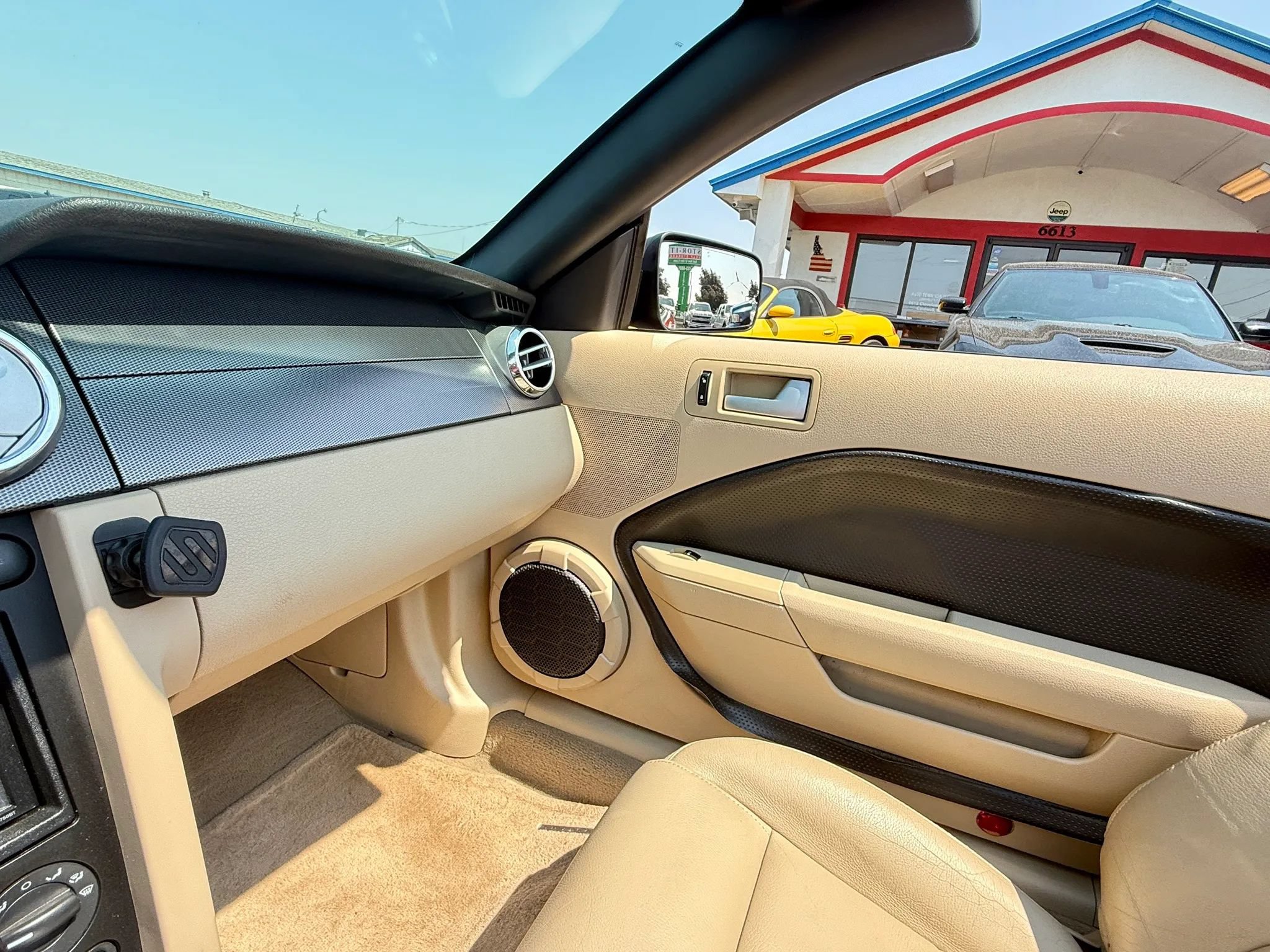 Used 2008 Ford Mustang Convertible RWD image 22
