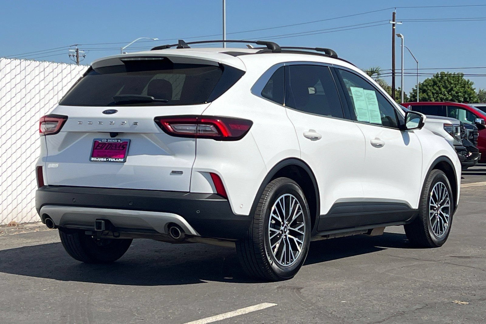 Used 2023 Ford Escape SE w/ PHEV Premium Package FWD image 4
