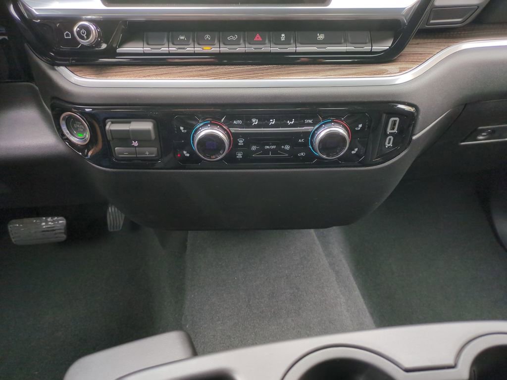 New 2026 GMC Sierra 1500 Elevation image 14