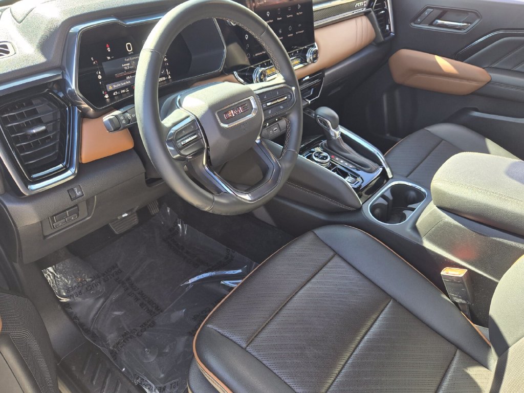 Used 2023 GMC Canyon AT4 w/ AT4 Premium Package AWD/4WD image 11