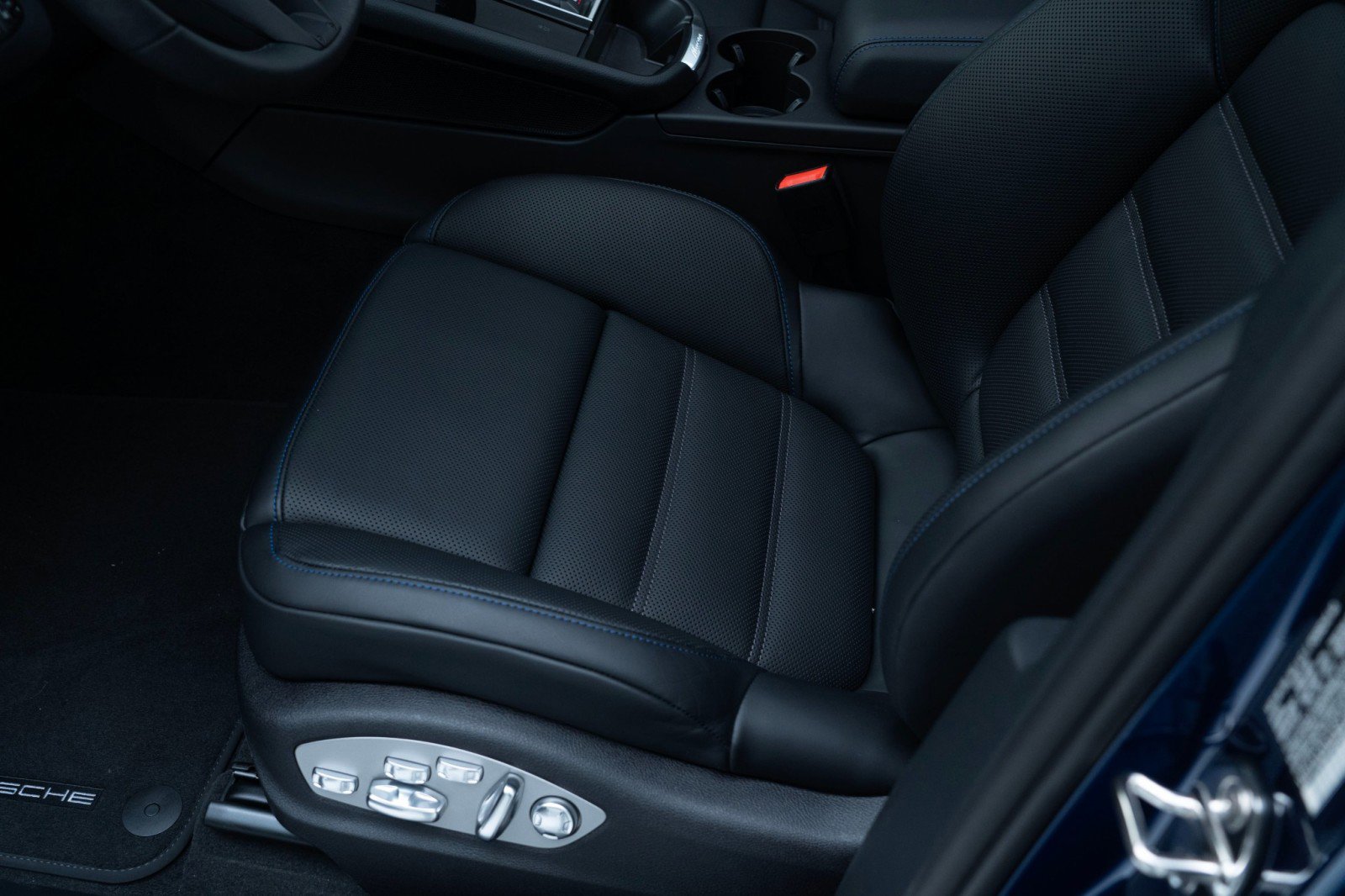 New 2025 Porsche Macan image 16