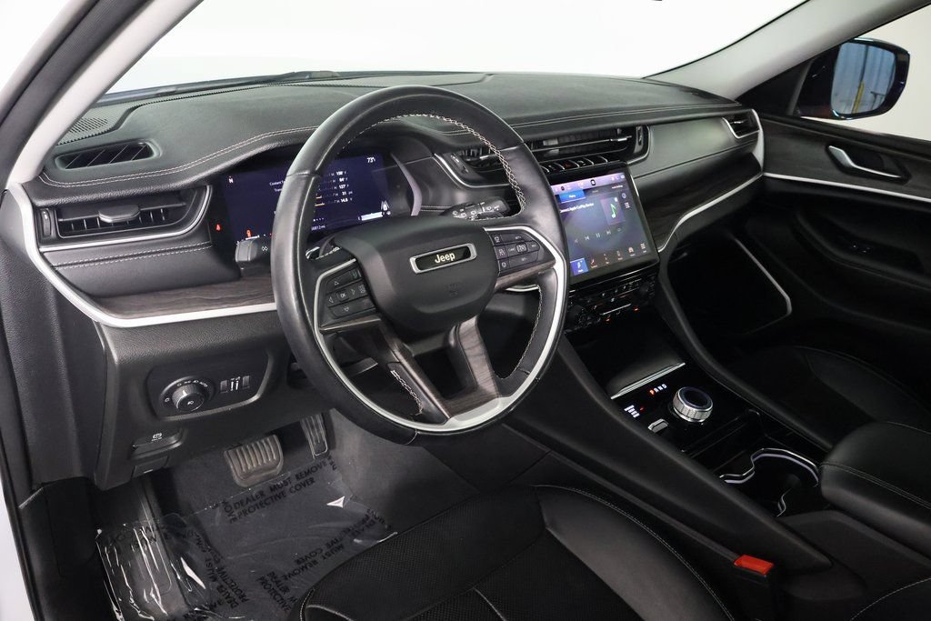 Used 2022 Jeep Grand Cherokee Limited w/ Luxury Tech Group II AWD/4WD image 7