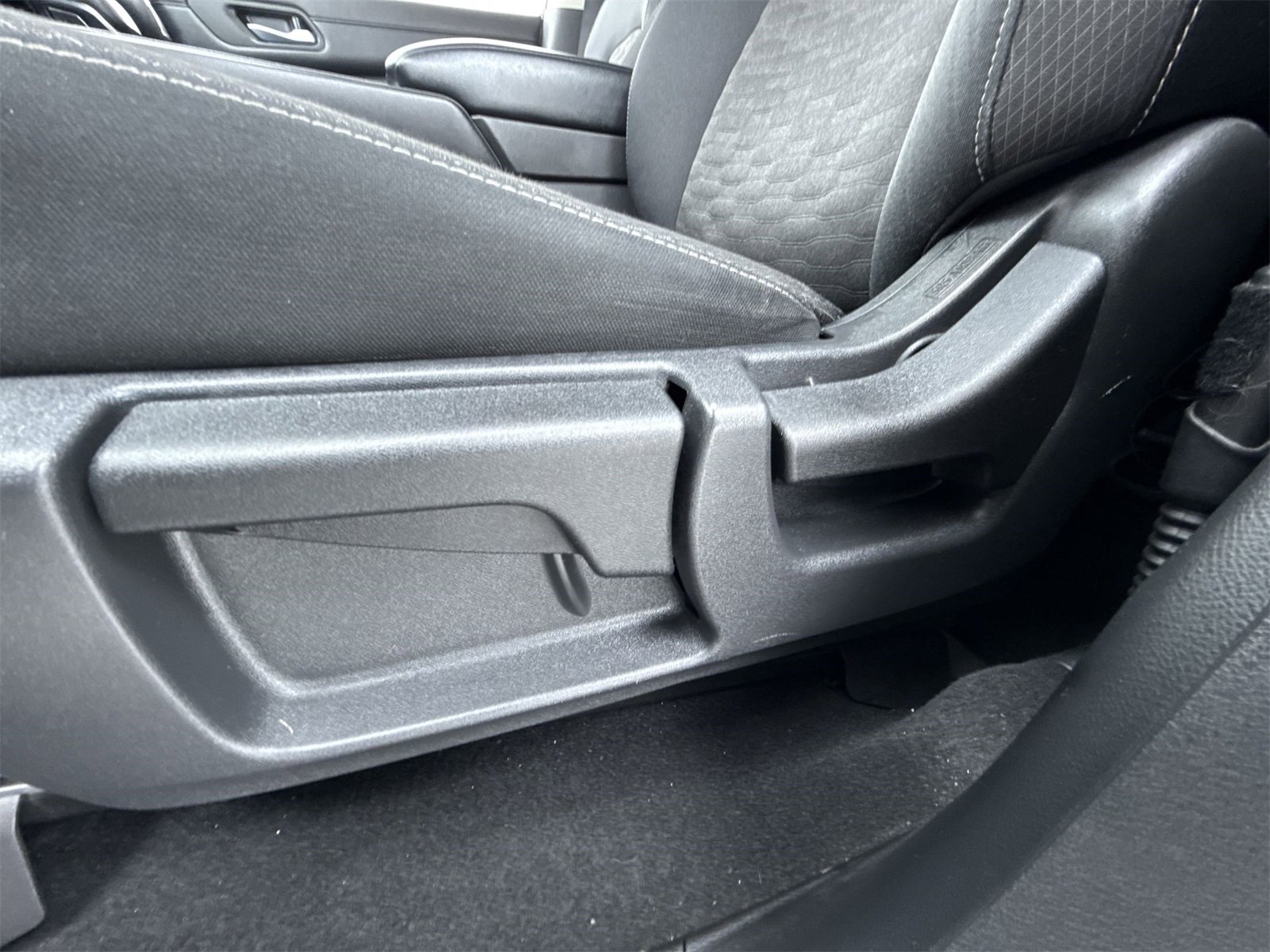 Used 2022 Nissan Pathfinder S image 17