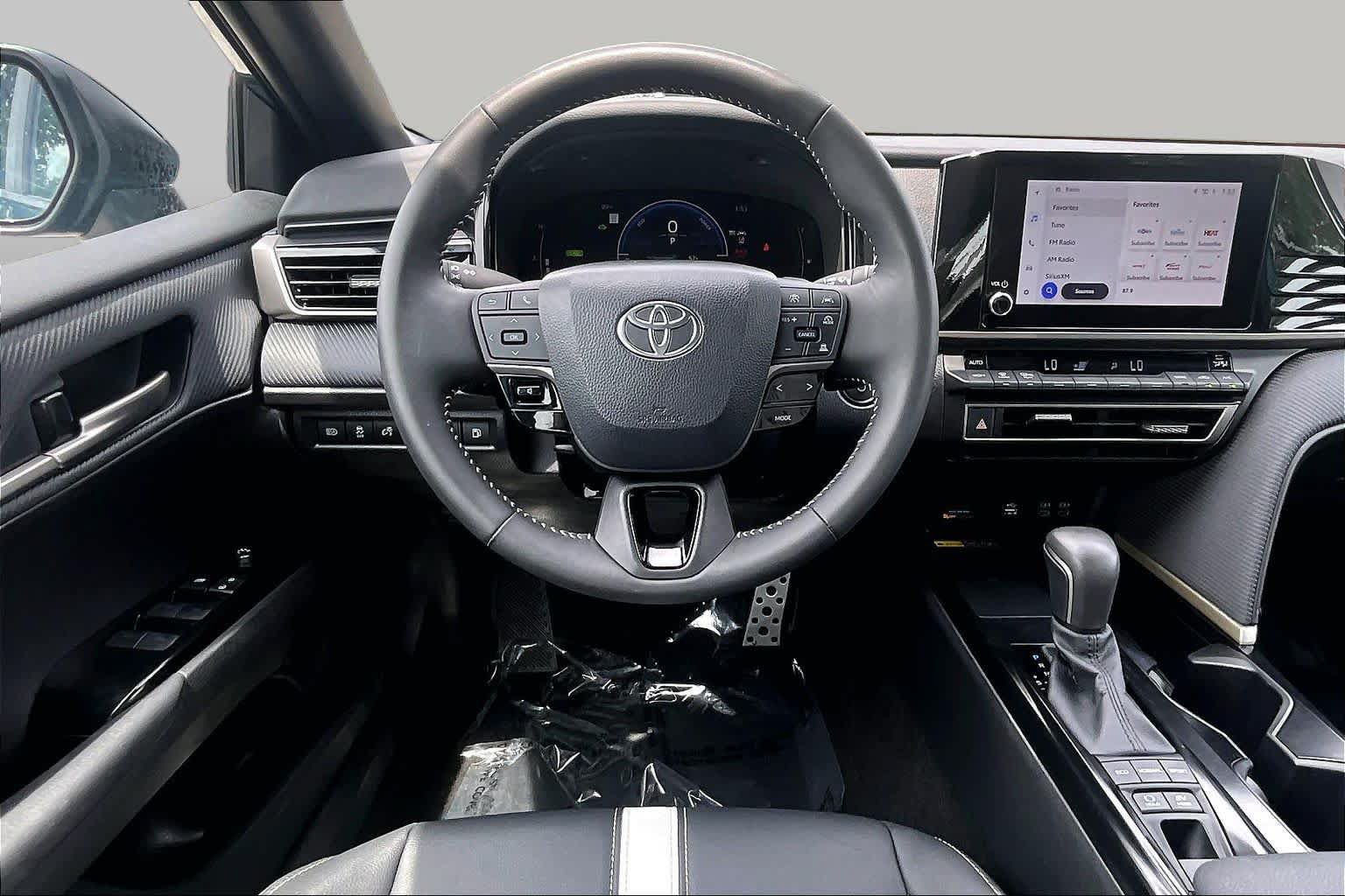 Used 2025 Toyota Camry SE w/ Convenience Package AWD/4WD image 6