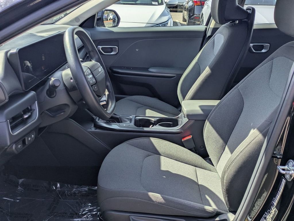 Used 2025 Kia K4 FWD image 14