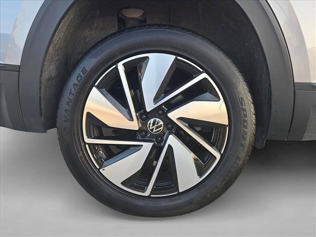 Used 2024 Volkswagen Atlas SE AWD/4WD image 21