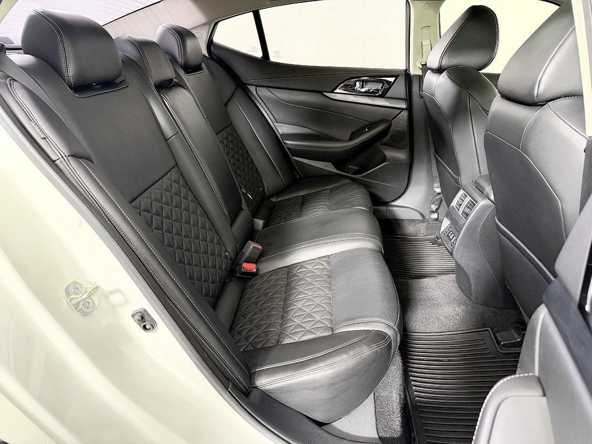 Used 2020 Nissan Maxima Platinum FWD image 46