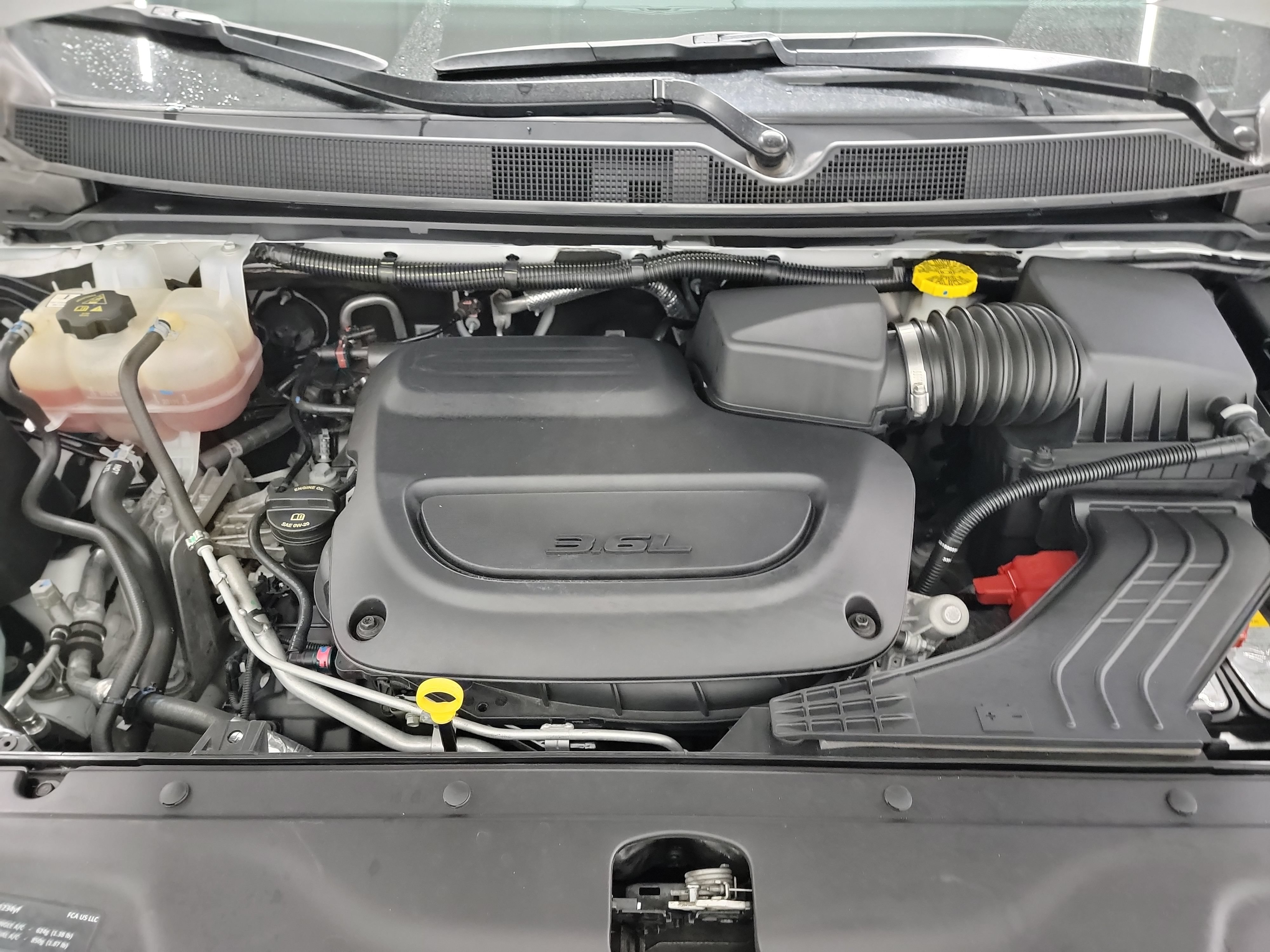 Used 2025 Chrysler Pacifica Limited FWD image 25
