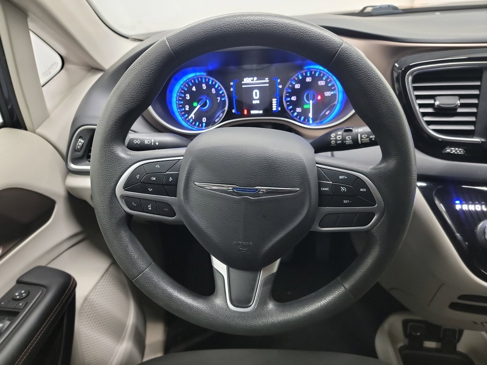 Used 2018 Chrysler Pacifica Touring Plus image 17